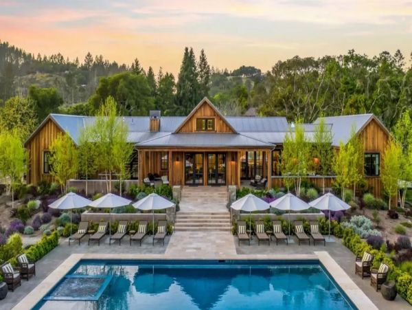 Luxury Vacation Rental in Kenwood with 5 Bedrooms