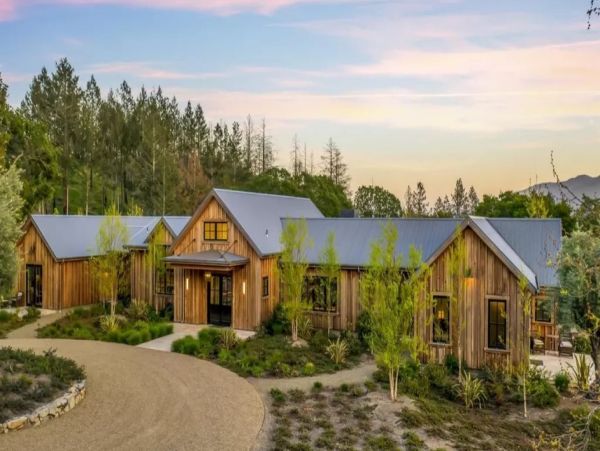 Luxury Vacation Rental in Kenwood with 5 Bedrooms