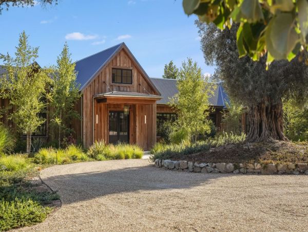 Luxury Vacation Rental in Kenwood with 5 Bedrooms