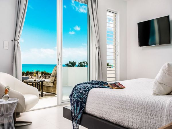 Turks And Caicos Home 994000