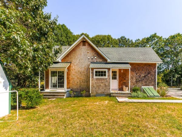 Mattituck Charming Vacation Home Sleeps Six Canal Views