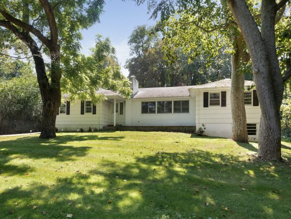 Sag Harbor Charming Vacation Home Six Guests