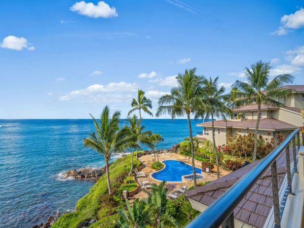 Luxurious Oceanfront Kauai Vacation Rental Six Guests