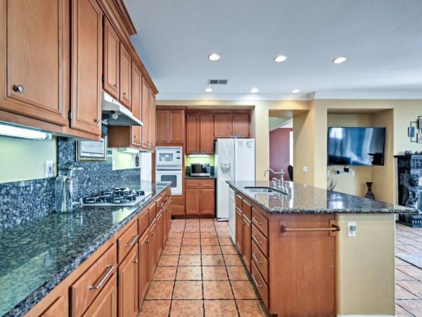 Oceanview Luxury Home with Pool, Patio and Hot Tub Sleeps 16