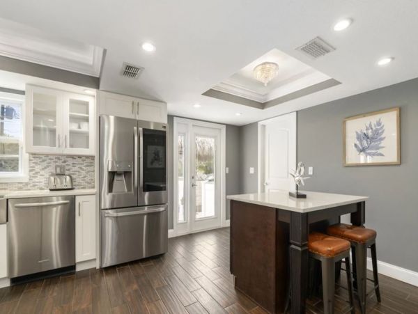 Gorgeous Vacation Home With Private Pool In Bradenton
