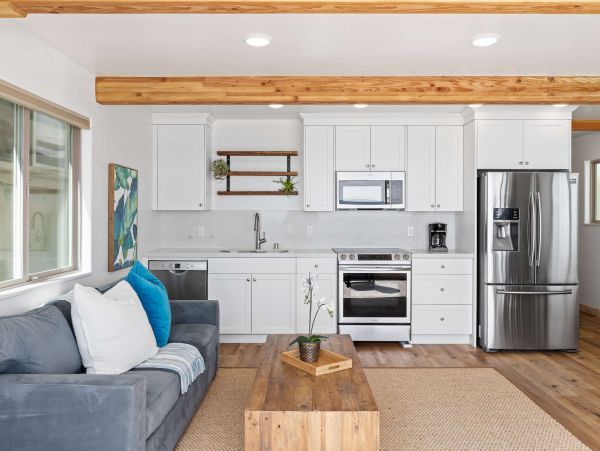 On Beach Oceanside Vacation Home Six Bedroom