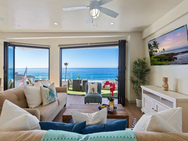 Gorgeous Vacation Home Located 2nd Row Ocean 14 Guests
