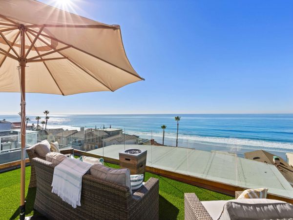 Gorgeous Vacation Home Located 2nd Row Ocean 14 Guests