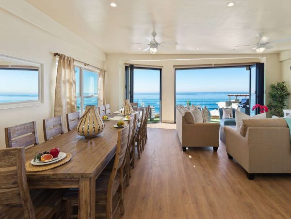 Gorgeous Vacation Home Located 2nd Row Ocean 14 Guests