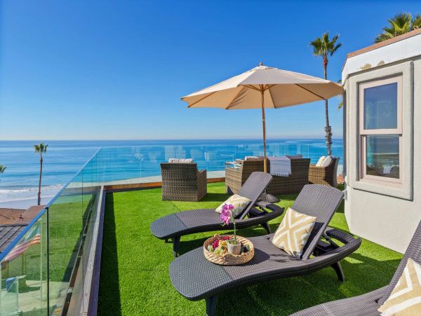Gorgeous Vacation Home Located 2nd Row Ocean 14 Guests