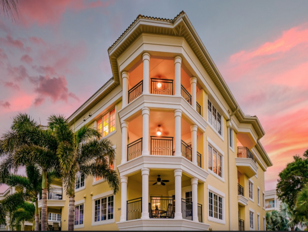 Siesta Key Vacation Penthouse Two Blocks From Beach 8 Guests