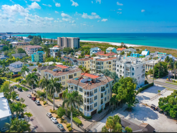 Siesta Key Vacation Penthouse Two Blocks From Beach 8 Guests