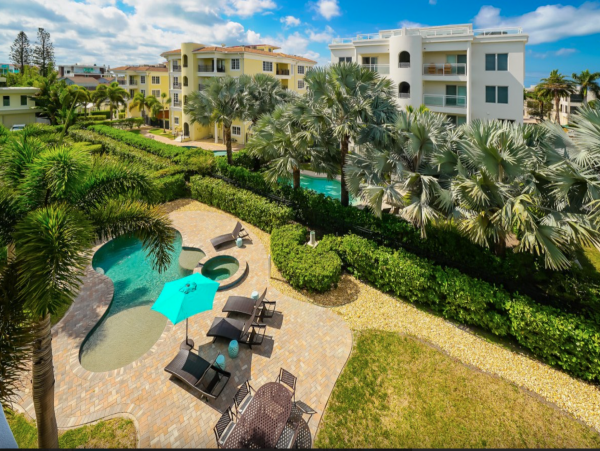 Siesta Key Vacation Penthouse Two Blocks From Beach 8 Guests