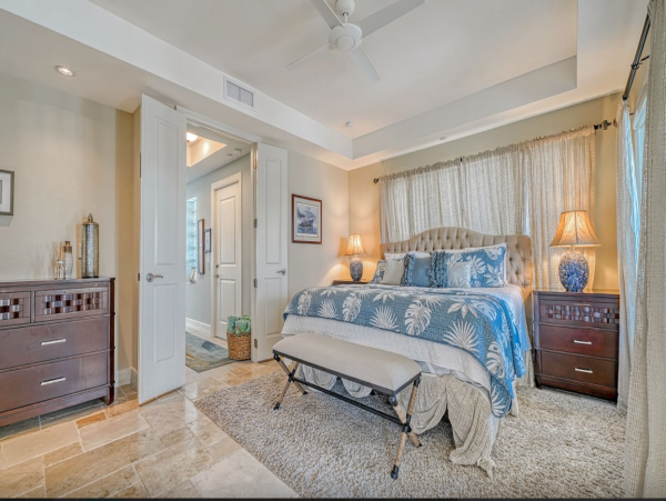 Siesta Key Vacation Penthouse Two Blocks From Beach 8 Guests