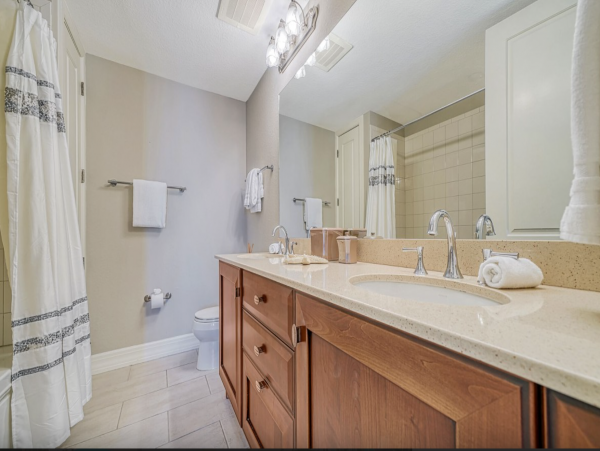 Siesta Key Vacation Penthouse Two Blocks From Beach 8 Guests