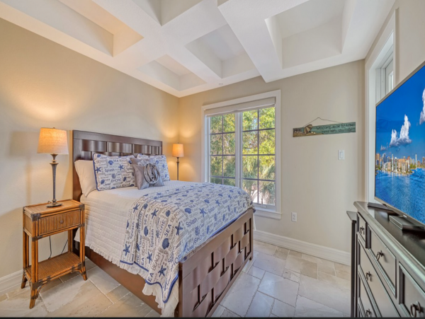 Siesta Key Vacation Penthouse Two Blocks From Beach 8 Guests