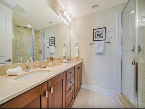Siesta Key Vacation Penthouse Two Blocks From Beach 8 Guests