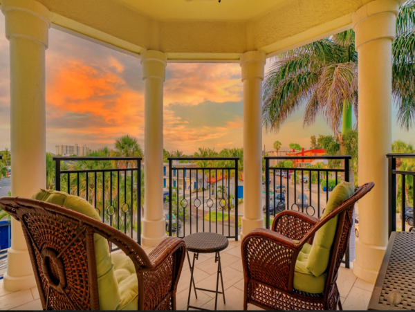 Siesta Key Vacation Penthouse Two Blocks From Beach 8 Guests
