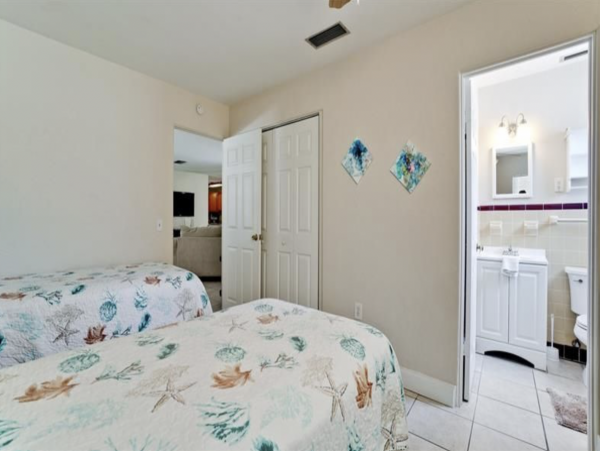 Holmes Beach Vacation Home With Private Pool Four Guests