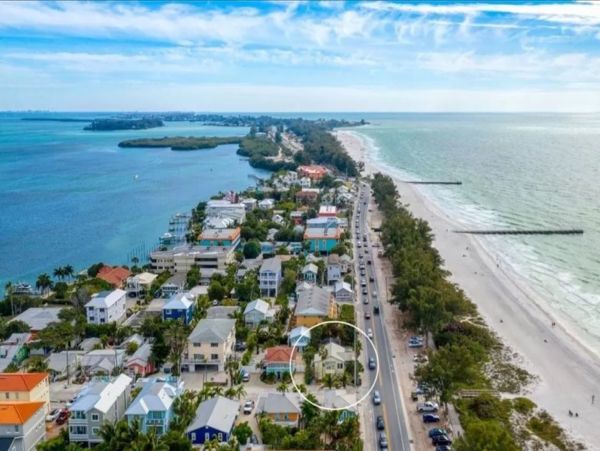 Charming Vacation Home Just Steps From Gulf Of Mexico