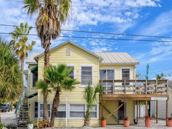 Charming Vacation Home Just Steps From Gulf Of Mexico
