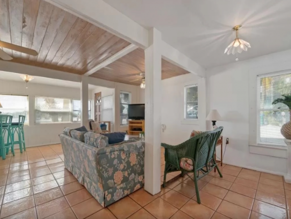 Charming Vacation Home Just Steps From Gulf Of Mexico