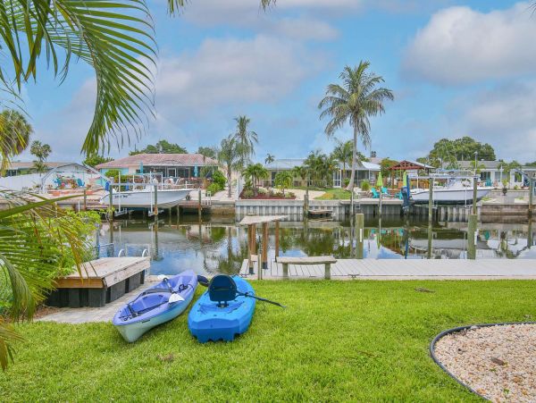 Vacation Rental Home With Boat Dock And Private Pool