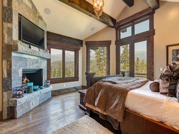 Luxury Breckenridge 5 Bedroom Home with Game Room and Views