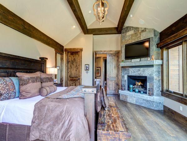 Luxury Breckenridge 5 Bedroom Home with Game Room and Views
