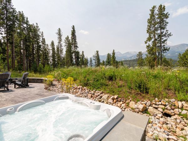 Luxury Breckenridge 5 Bedroom Home with Game Room and Views