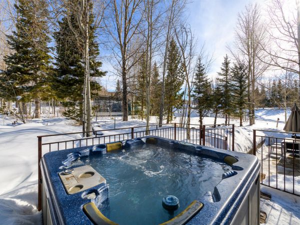 Mountain Village Vacation Home Five Bedroom Mountain Views