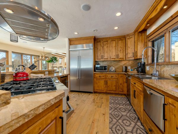 Mountain Village Vacation Home Five Bedroom Mountain Views