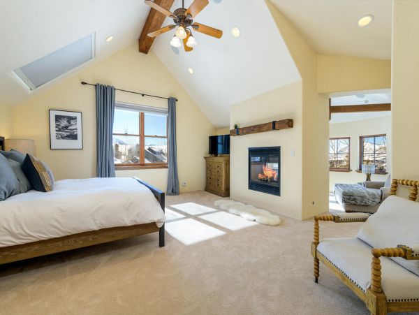 Mountain Village Vacation Home Five Bedroom Mountain Views