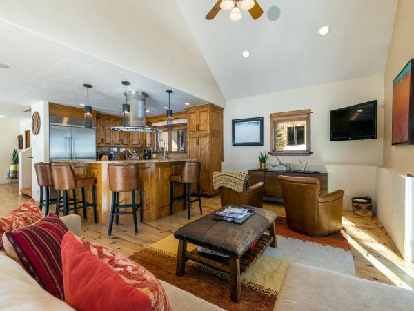 Mountain Village Vacation Home Five Bedroom Mountain Views