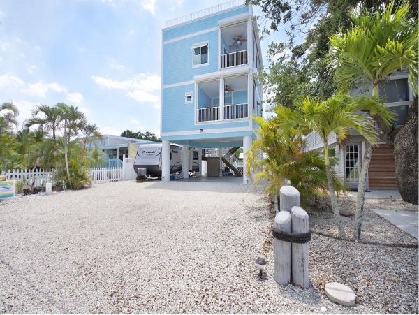 Charming Vacation Home in Fort Myers With Private Pool