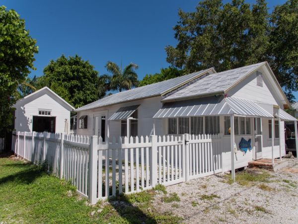 Charming Vacation Home Six Guests In Cortez Village