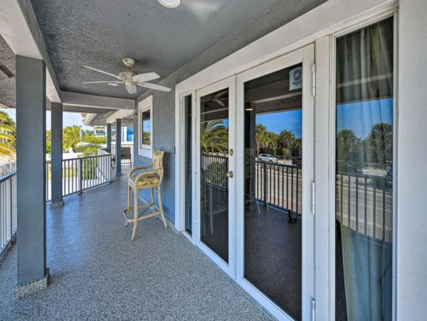 Beachside Charming Vacation Condo on Lido Key