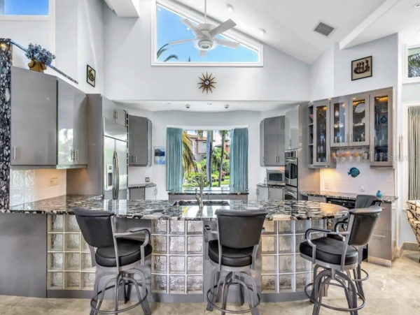 Longboat Key Canal-Front Home With Pool And Dock