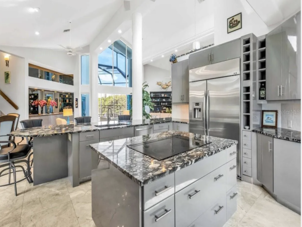 Longboat Key Canal-Front Home With Pool And Dock
