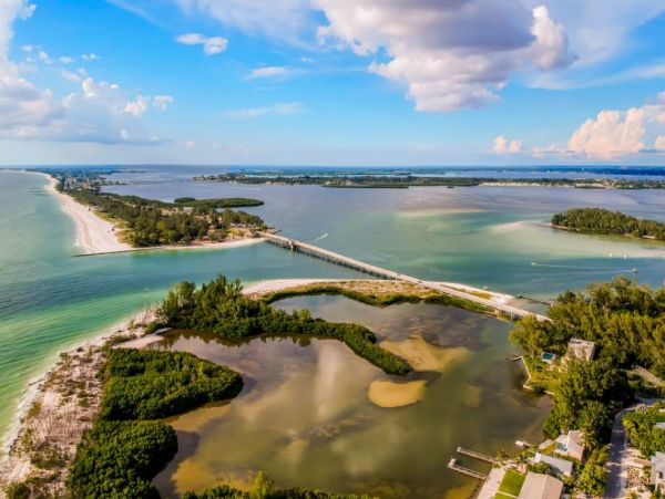 Short Walk to Beach Longboat Key Vacation Home Three Bedroom