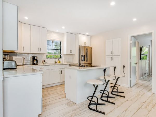 Short Walk to Beach Longboat Key Vacation Home Three Bedroom