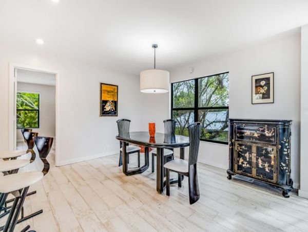 Short Walk to Beach Longboat Key Vacation Home Three Bedroom