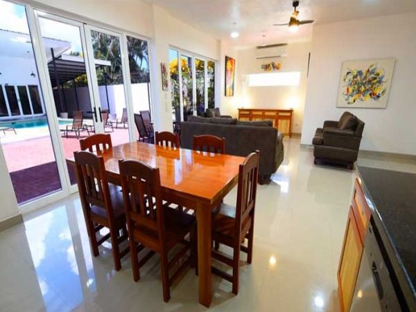 Comfortable 5 Bedroom Duplex with Private Pool in Jaco