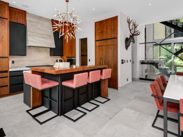 Vail Mountain View Luxury Four Bedroom Vacation Rental Home