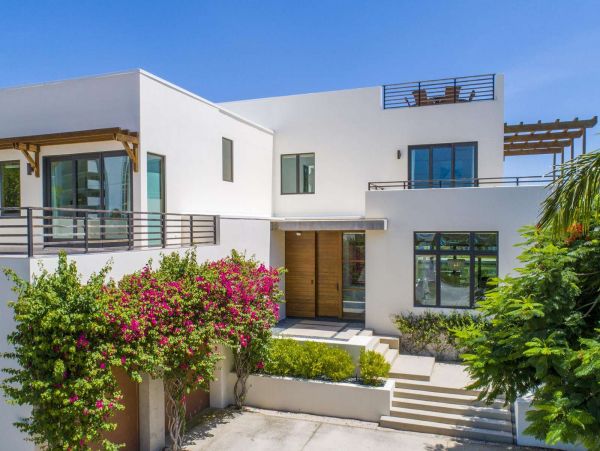 Modern Sophisticated Lido Key Luxury Vacation Pool Home
