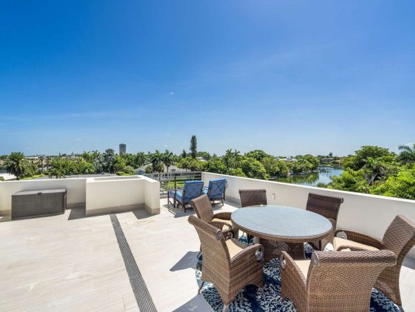 Modern Sophisticated Lido Key Luxury Vacation Pool Home