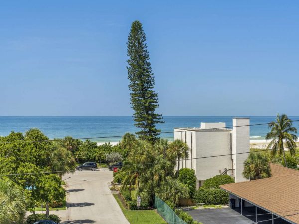 Modern Sophisticated Lido Key Luxury Vacation Pool Home