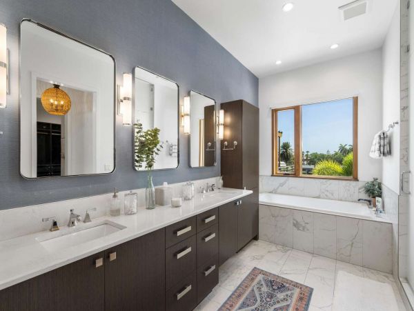 Modern Sophisticated Lido Key Luxury Vacation Pool Home