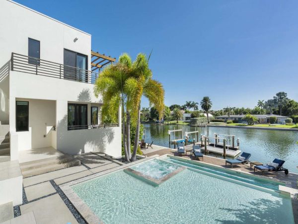 Modern Sophisticated Lido Key Luxury Vacation Pool Home