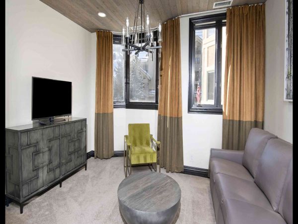 Beaver Creek 3 Bedroom Residence with Private Hot tub